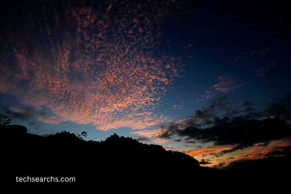 Mixing and Matching Preppy Wallpaper with Other Design Elements